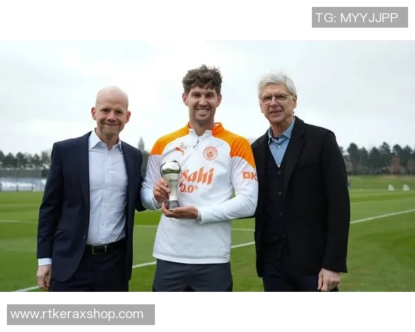 巴黎圣日耳曼签下巴西中场莫雷诺,强强联手备战下赛季欧冠冠军! 巴黎圣日耳曼签下巴西中场莫雷诺,强强联手备战下赛季欧冠冠军!